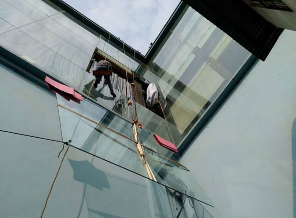 玻璃幕墻施工冬季施工注意事項(xiàng)？低溫環(huán)境施工技術(shù)問(wèn)答